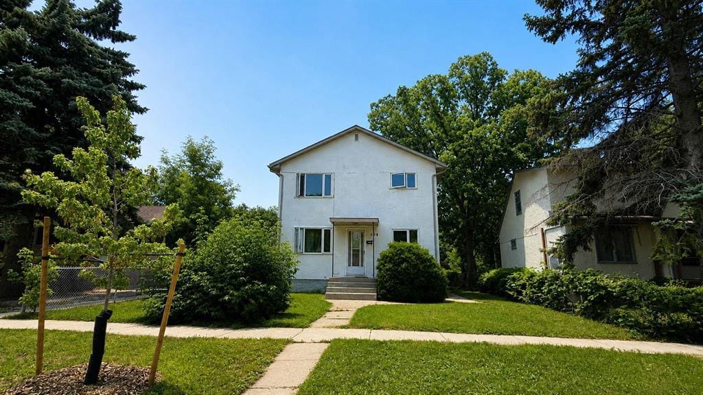 534 Ritchot Street , Winnipeg R2H 2X3 — photo 1 of 7